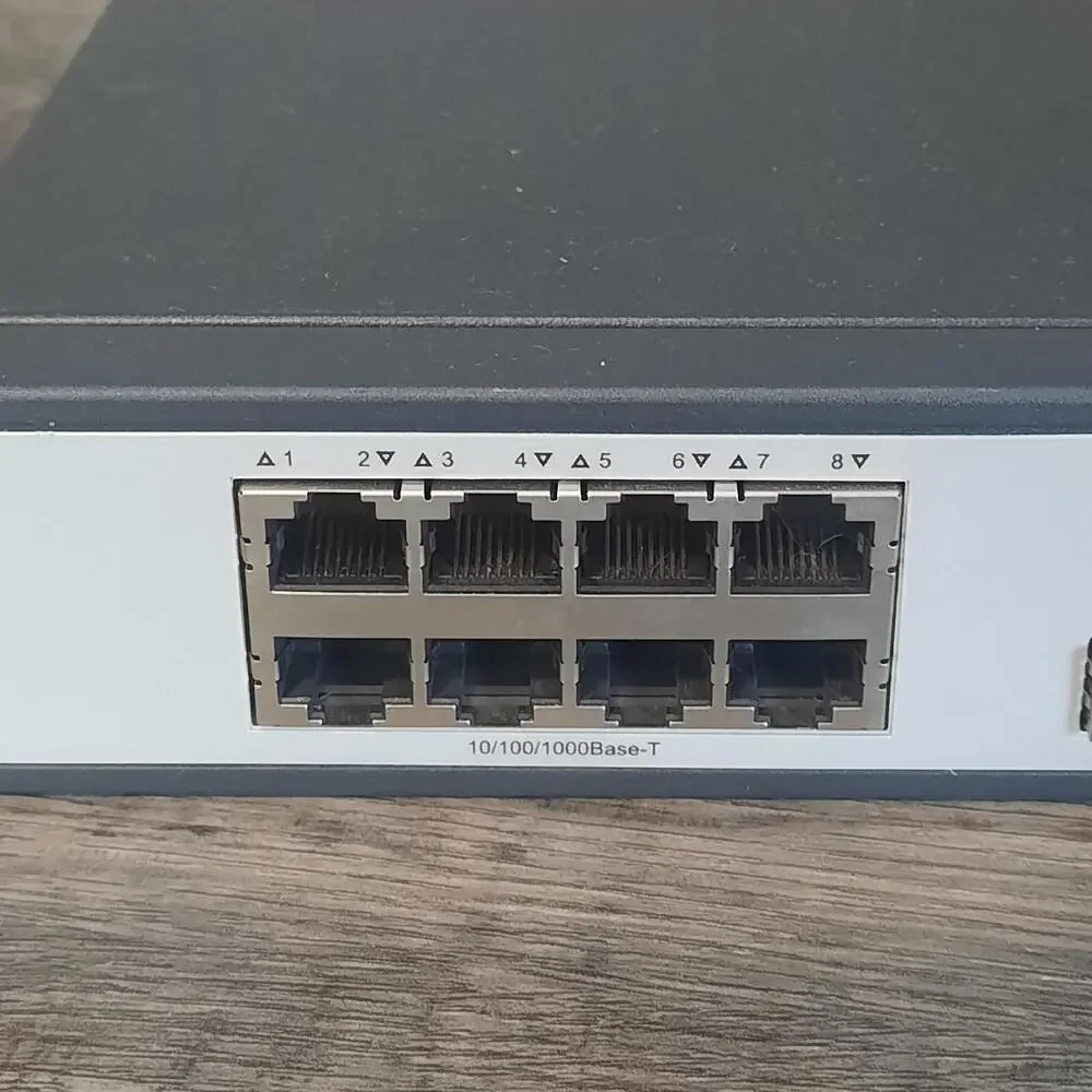 HP 1910-8G 8-Port Switch JG348A
